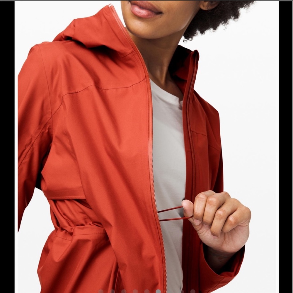 NWT Lululemon rain rebel jacket - Picture 5 of 7